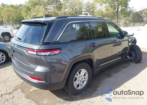 2023 Jeep Grand Cherokee Laredo 4X4 z USA, uszkodzony, nr VIN 1C4RJHAG2PC621845